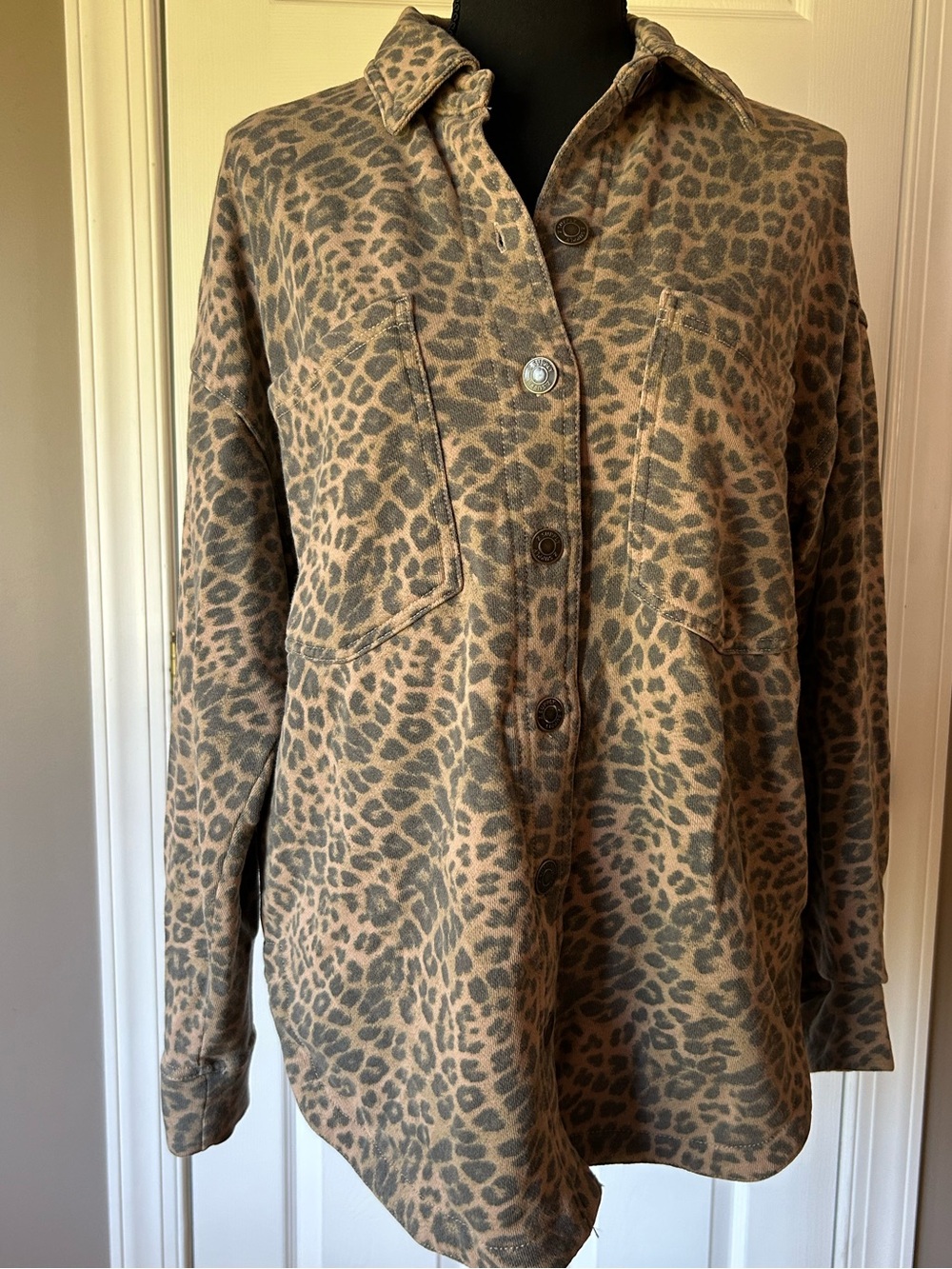 Z SUPPLY
All Day Leopard Jacket - Picture 6 of 10